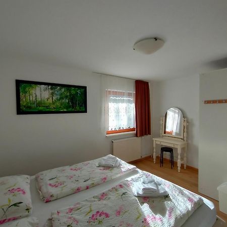 Bed & Breakfast Hisa Resje ボーヒニ エクステリア 写真