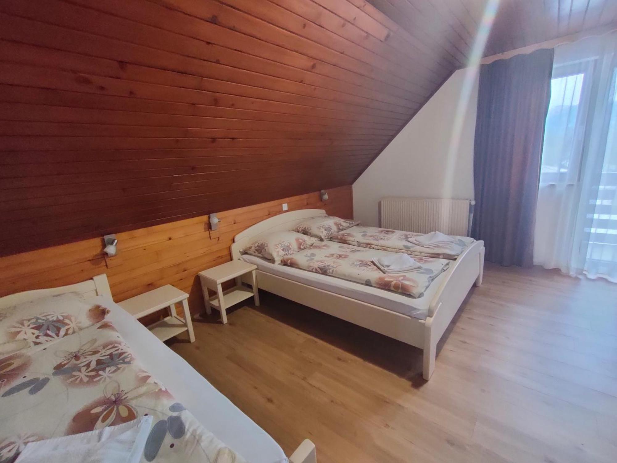 Bed & Breakfast Hisa Resje ボーヒニ エクステリア 写真