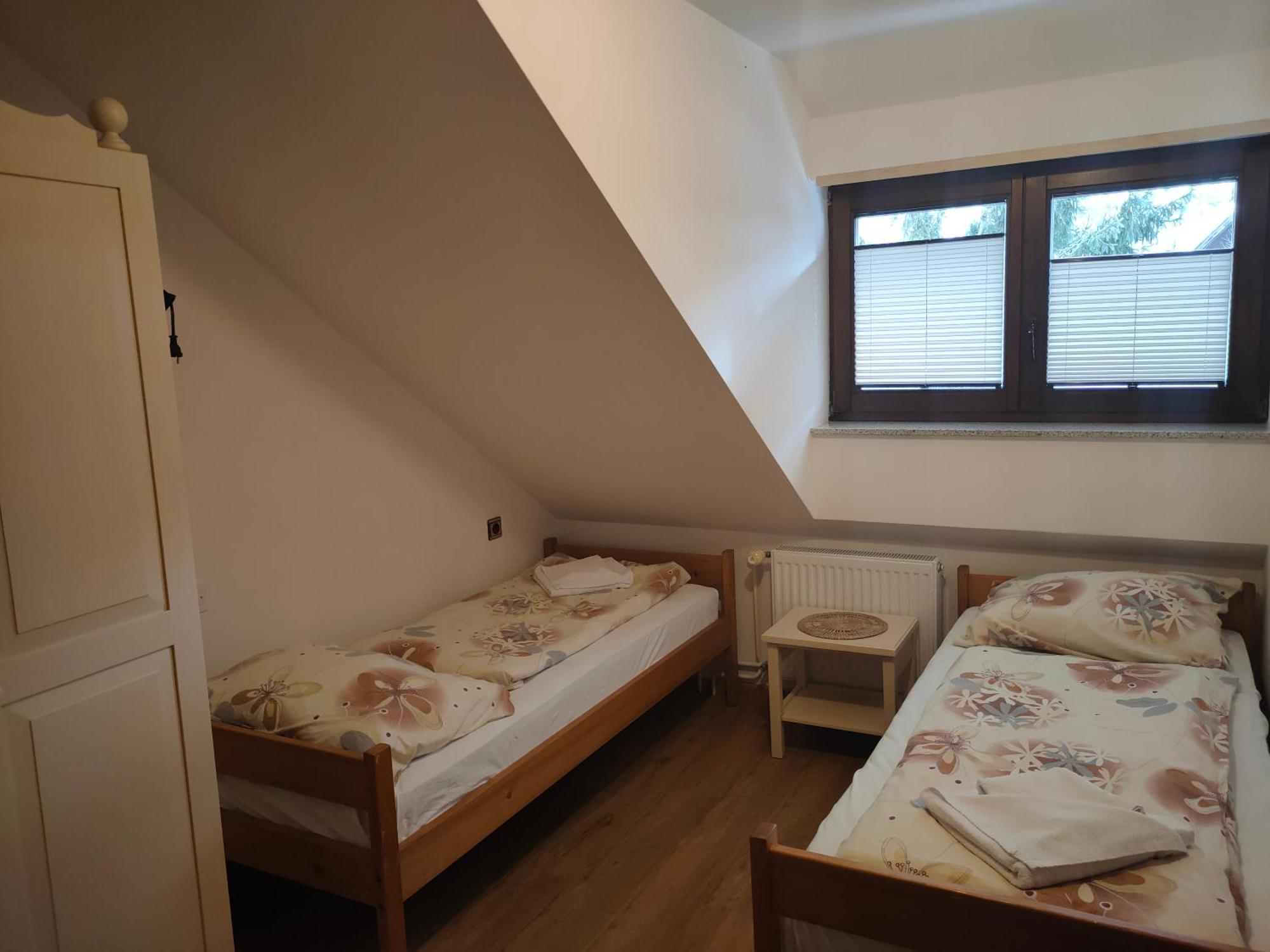 Bed & Breakfast Hisa Resje ボーヒニ エクステリア 写真