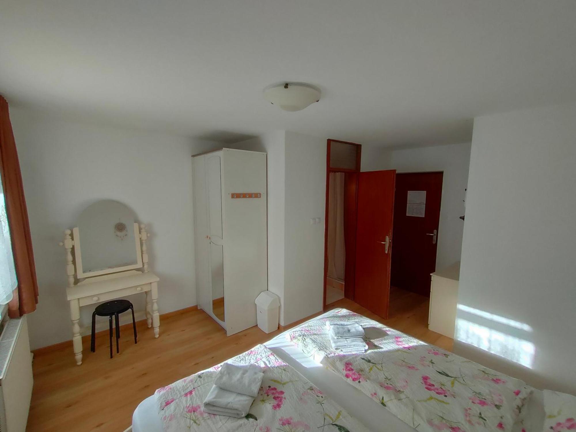 Bed & Breakfast Hisa Resje ボーヒニ エクステリア 写真