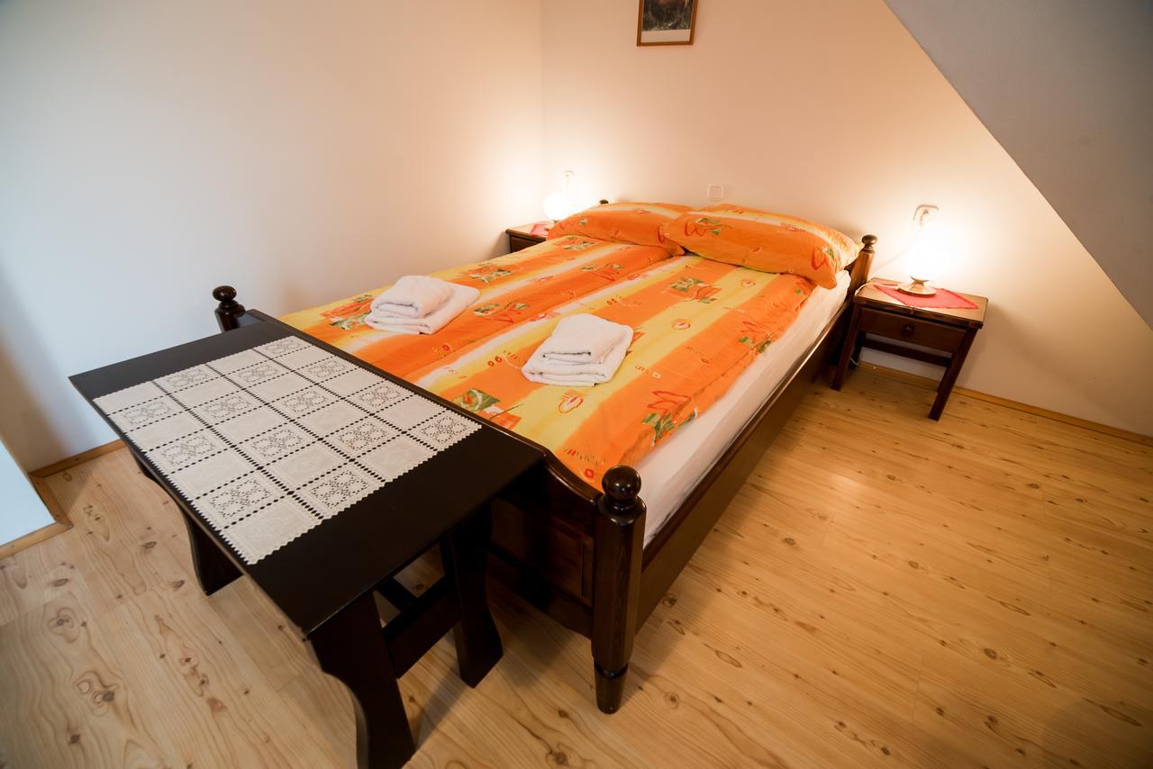 Bed & Breakfast Hisa Resje ボーヒニ エクステリア 写真