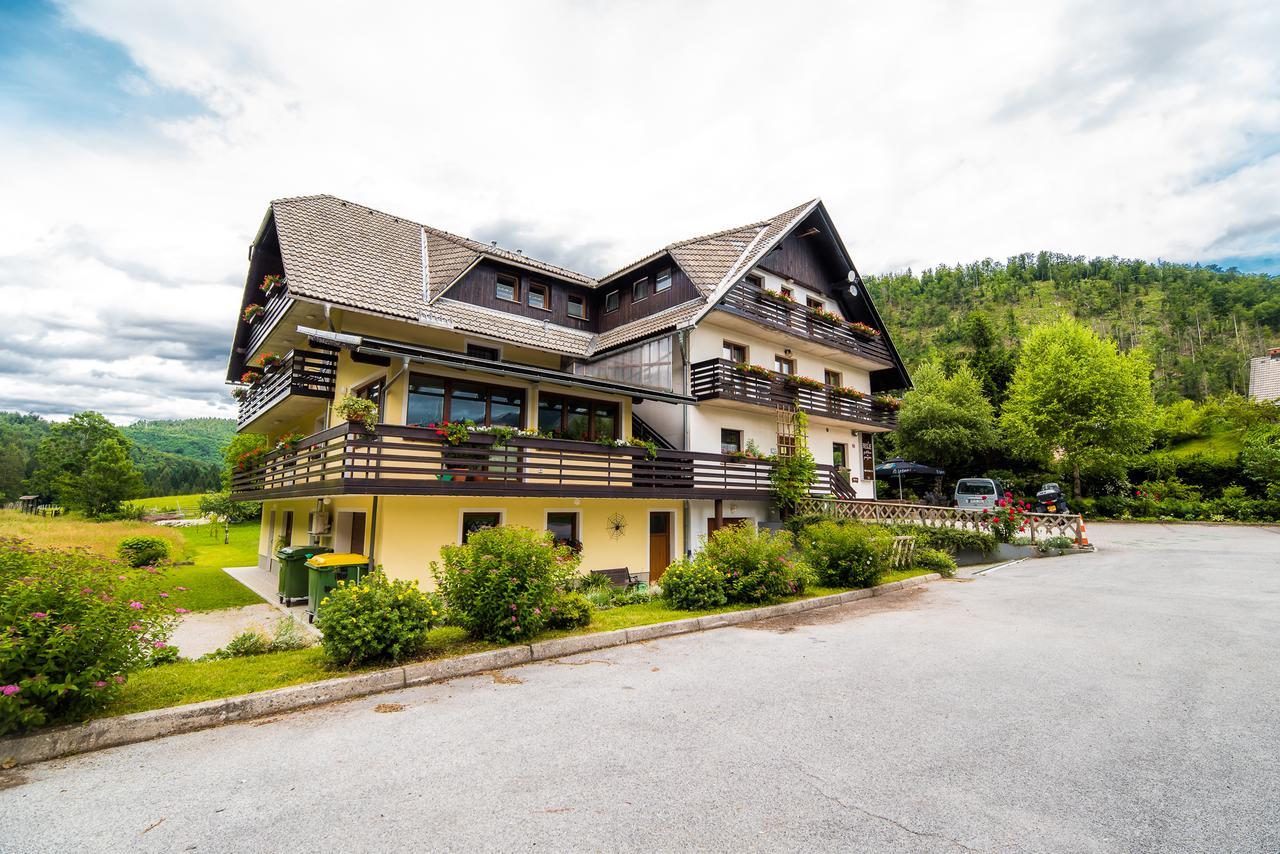 Bed & Breakfast Hisa Resje ボーヒニ エクステリア 写真